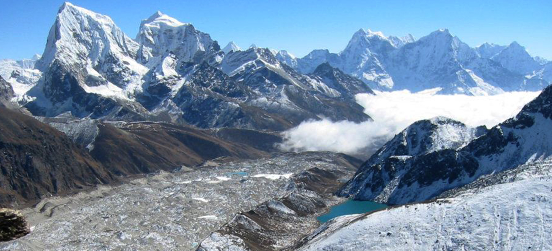 Everest-Base-Camp-and-Gokyo-Chola-Pass-Trek